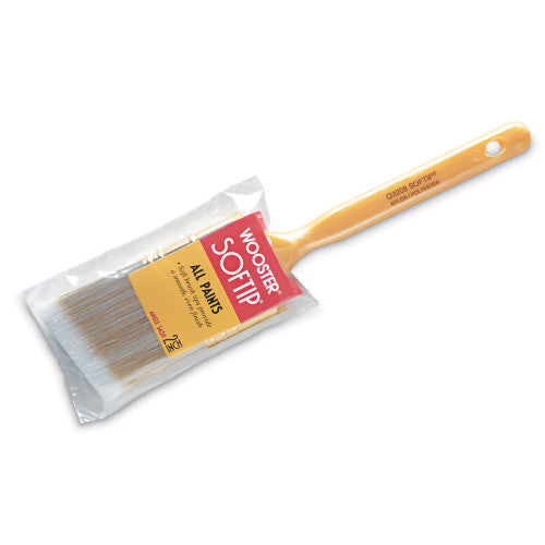 LA BROSSE À CHEVEUX, LE PINCEAU WOOSTER ANGLE (Q3208)