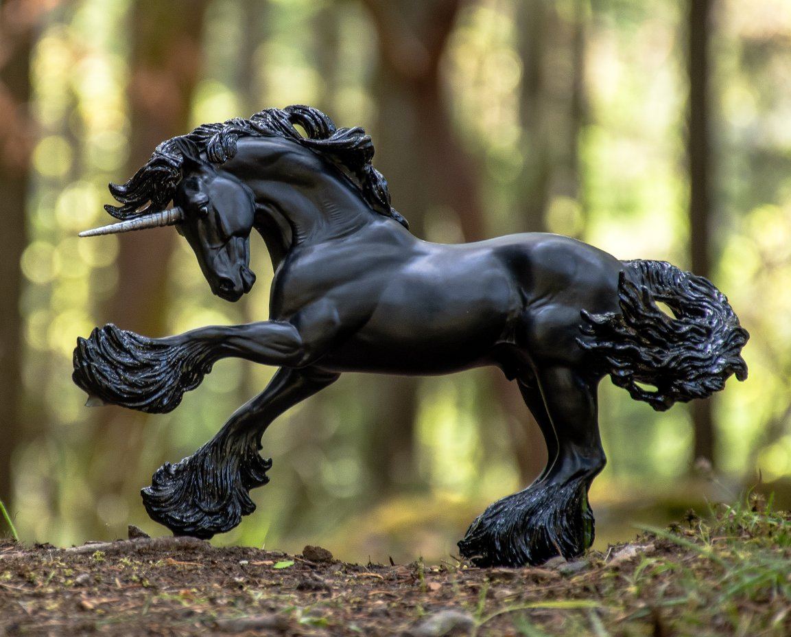 Breyer, L'étalon licorne Obsidian